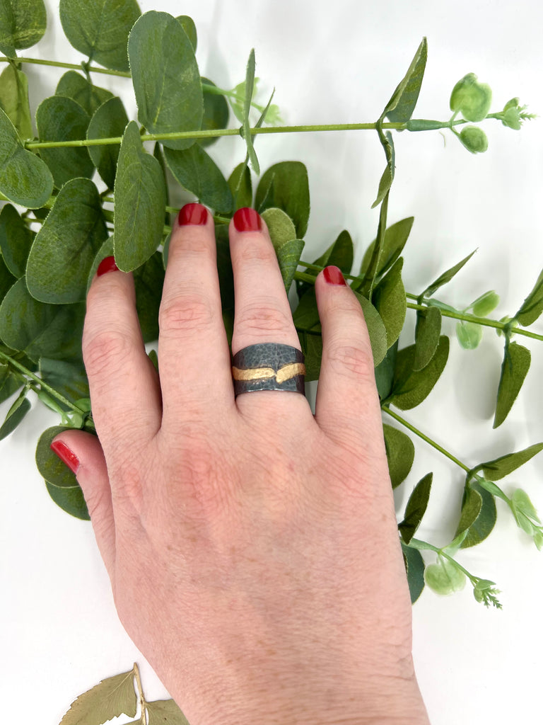 Black & Gold River Ring - Size 9